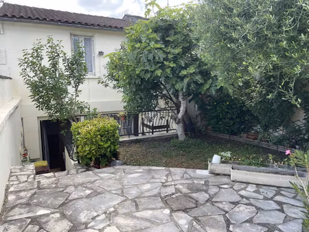 cognac proche des ecoles commerces maison de ville de 96 m2