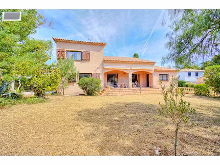 la seyne sur mer secteur sud maison t4 de 205m2 avec terrain