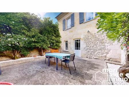 belle maison en pierre à deux pas de tout
