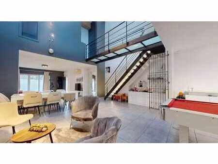 spacieux duplex (2012)  2 ch.  terr.  gar.  park.