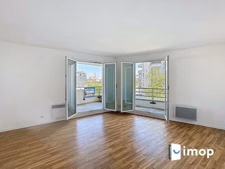 t2avec terrasse et parking