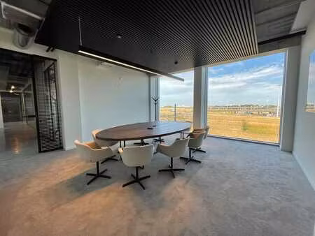 95 m² de bureaux haut de gamme récemment construits  aprè...