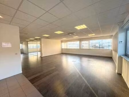spacieux bureau/espace de travail à merchtem