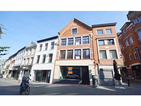 compleet gerenoveerd handelspand nabij grote markt