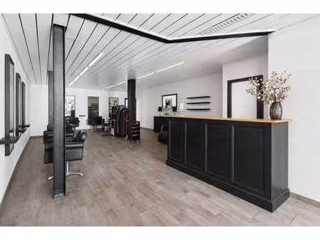 magnifique commerce de 221 m² au centre ville d'antoing