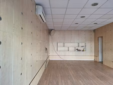 local commercial cachan 83.54 m2