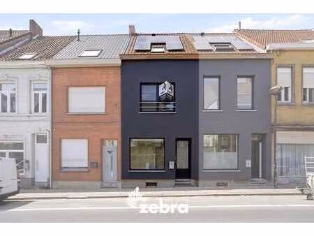 volledig gerenoveerde woning met 3 slaapkamers  warmtepom...
