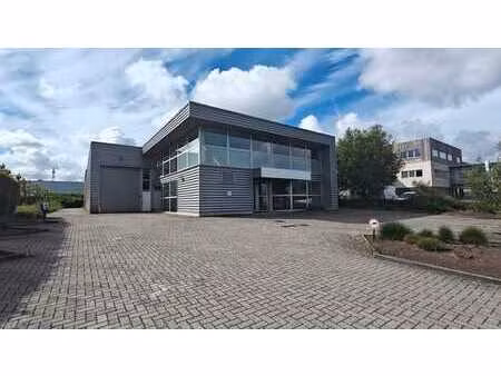 bâtiment d’entreprise indépendant et représentatif à proximi