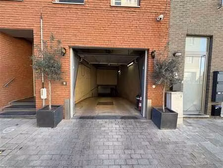 parking / garage