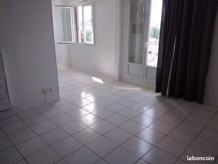 t4 entièrement rénové – centre coulaines – 750 cc