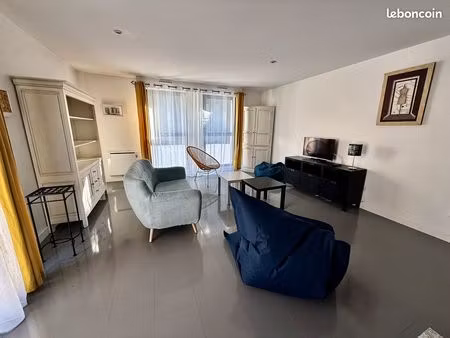 appartement meublé  2 chambres 82 m²  quartier zola