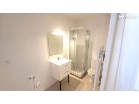 studio 1 pièce 27 m²