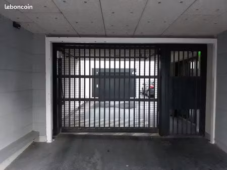 location garages le val andré