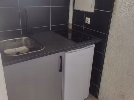 studio 26m2 avec balcon et place de parking