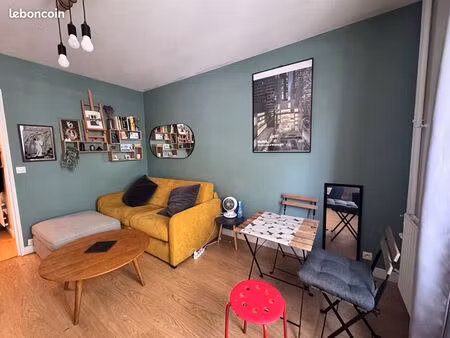 studio 1 pièce 32 m²
