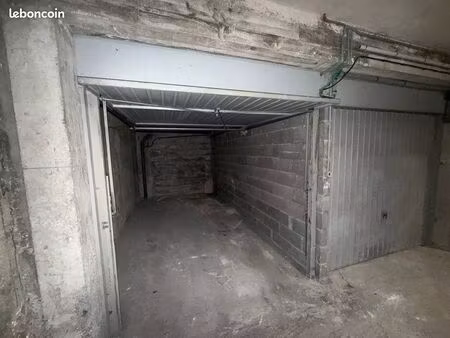 garage / box fermé env. 13 m2 - hypercentre la roche-sur-yon