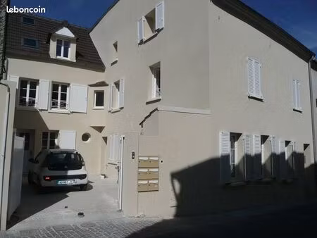 2p plein de charme  au coeur dy vieux village