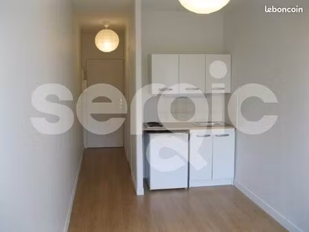 studio 1 pièce 18 m²