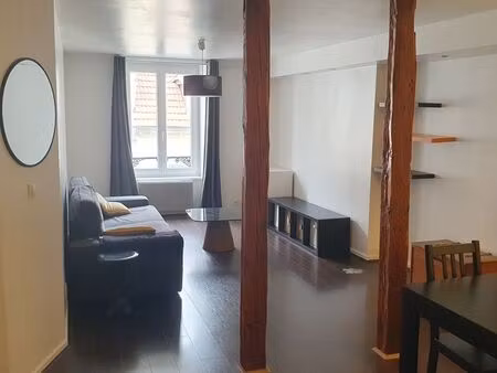 loue 2 pièces meublées 52 m2 centre ville