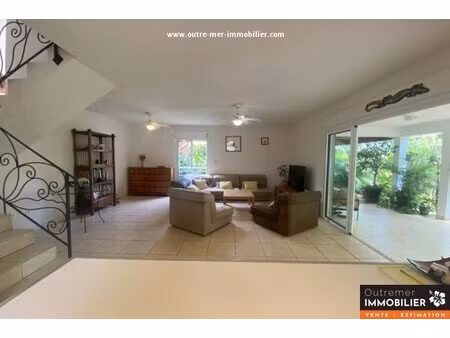 villa f6 à terre sainte