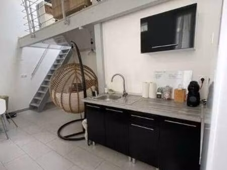 location maison à branne (33420) : à louer / 42m² branne