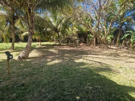 terrain constructible de 803 m² à saint-françois