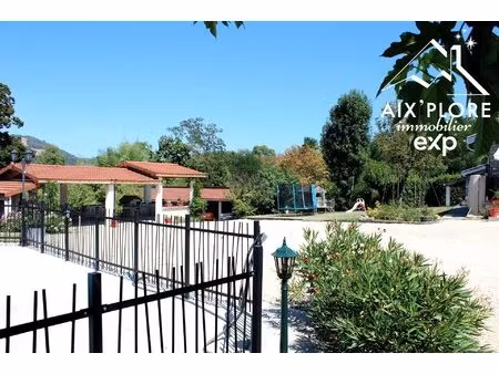 bastide t12 de 295 m² sur parcelle de 5604 m² avec deux t2 ind