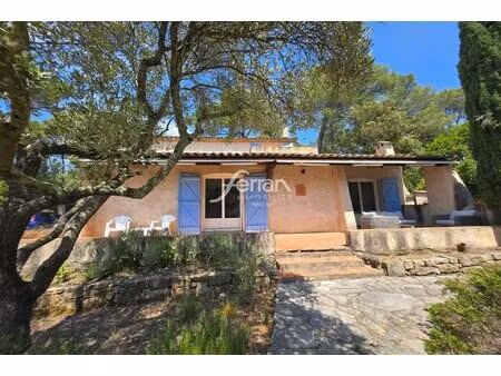 à vendre villa 3 chambres  piscine et terrain 2100m²