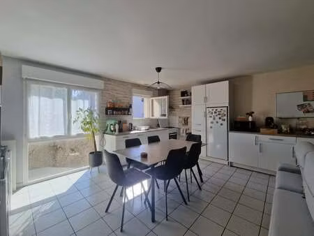 location appartement 4 pièces à pont-rousseau (44400) : à louer 4 pièces / 77m² pont-rouss