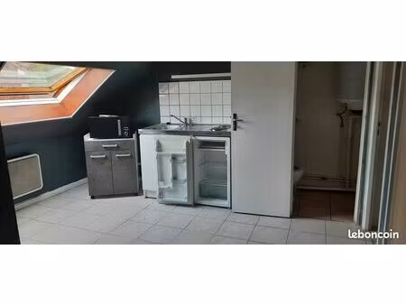loue f2 meublé proche tt com parking