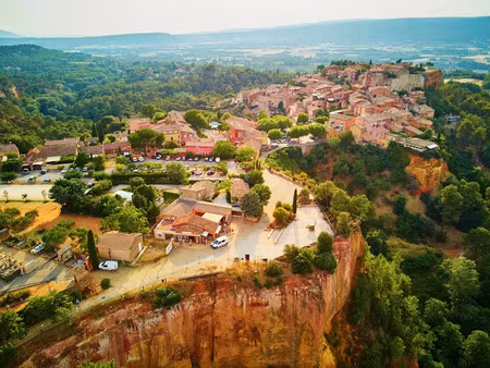 vente immeuble 7 pièces 188 m² à roussillon (84220)  750 000 €