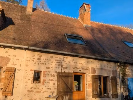 maison en lisière de forêt