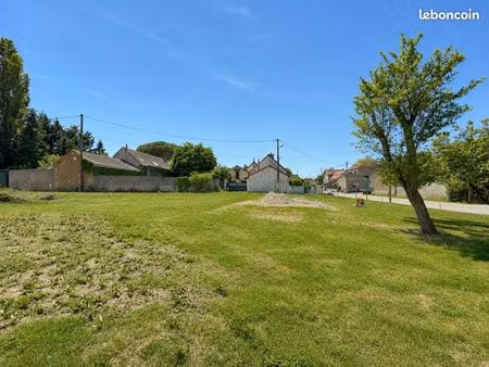 terrain 1 387 m² bellerive sur allier