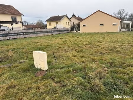 terrain 645 m² vendat