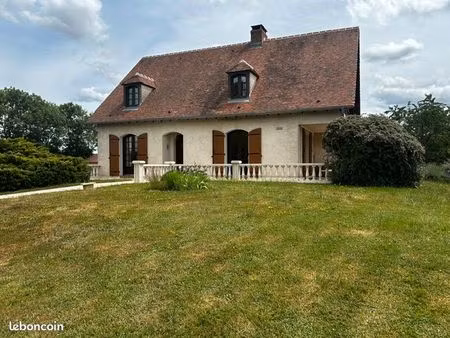 villa traditionnelle indépendante à 10 minutes de cusset avec vie de plain pied
