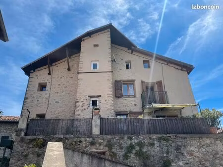 grande maison avec 4 appartements
