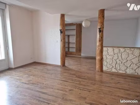 immeuble 254 m² mezel