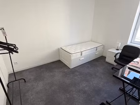 location meublée chambre 4 pièces 72.37 m² à lille (59000)  390 €
