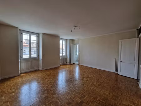 location appartement 0 pièces 59 m² à angouleme (16000)  590 €
