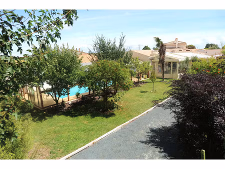 vente maison 10 pièces 350 m² la rochelle (17000)