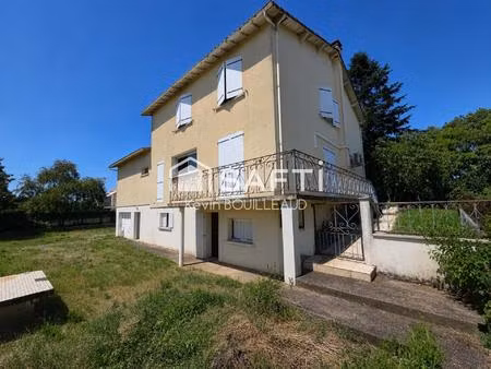 calme  proche des commodités  334m² à rénover avec garage.