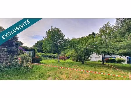 terrain constructible 600m2   hors lotissement   vue dégagée sur la campagne.