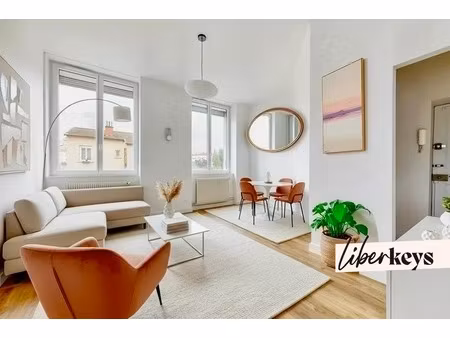 coup de cœur -lumineux 3 pièces- refait à neuf -51 83 m² loi carrez– caluire-et-cuire