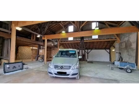 local entrepot de 168 m²