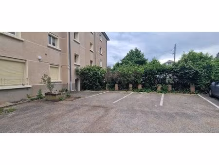 place de stationnement sécurisée