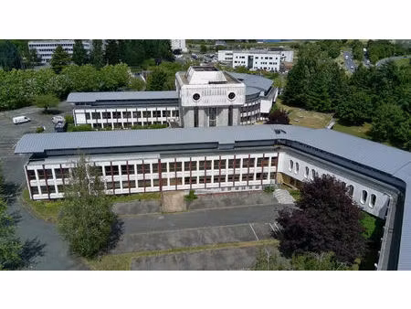 location local commercial  469.73m²  blois