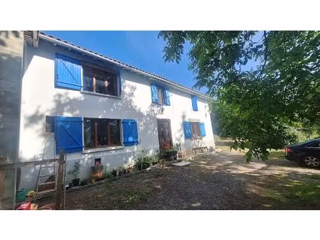 ancien corps de ferme t4 /5 sur 5500m² de terrain