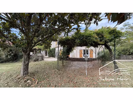 propriété de 2 habitations sur plus de 5000m2 de terrain const