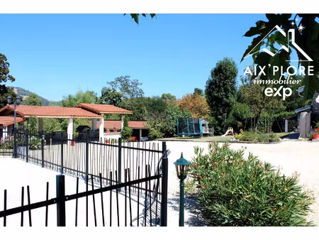 bastide t12 de 295 m² sur parcelle de 5604 m² avec deux t2 ind