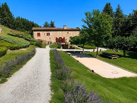 propriété d'exception nichée dans plus de 5 hectares de nature préservée  où authenticité 